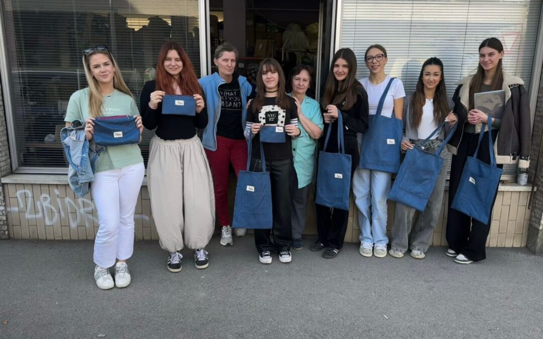 Vještine naših baka itekako su „in“: Učenice u Udruzi Kamensko sašile svoje prve torbe